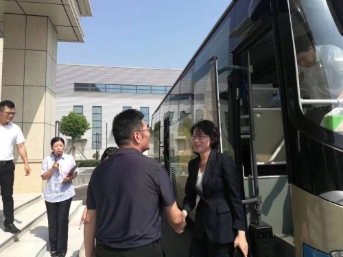 9月6日下午，亭湖区党工委书记盛艳书记组织区观摩团到我公司观摩学习！